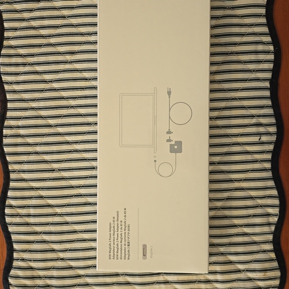 85 W MagSafe 2 Power Adapter - Picture 4 of 5
